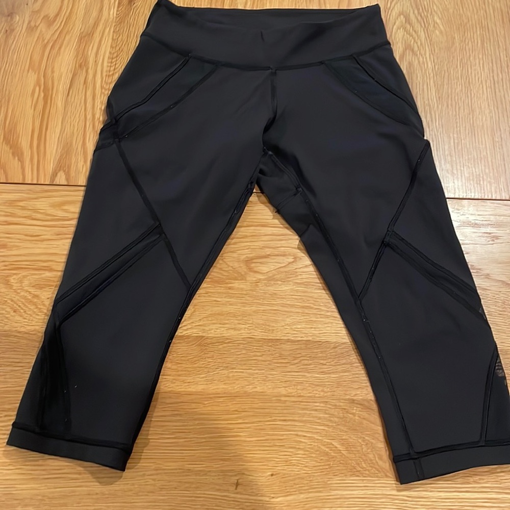 Lululemon cropped black leggings- Size 4